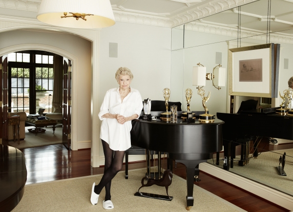 Exclusive Photos and Interview Sneak Peek: Elaine Stritch on Life in Michigan, What's Next and More!  Image