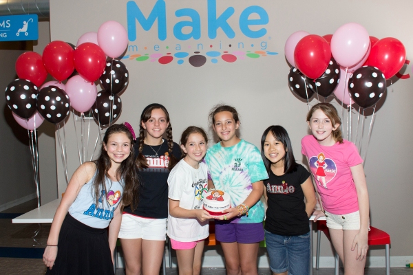 Photo Coverage: ANNIE Orphans Decorate Cakes at Make Meaning Image