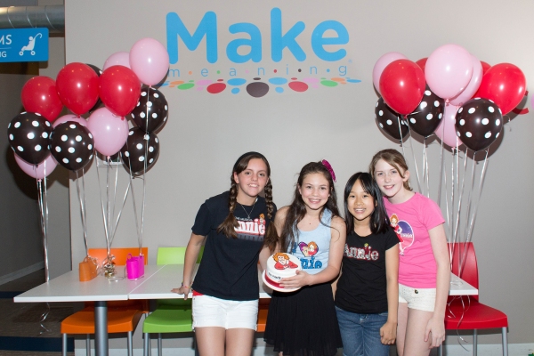 Photo Coverage: ANNIE Orphans Decorate Cakes at Make Meaning Image