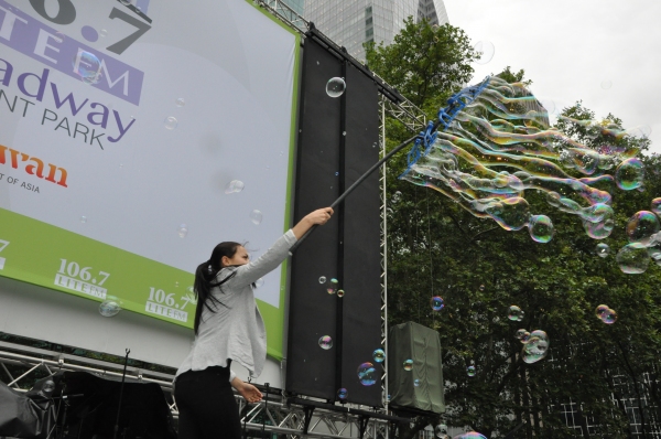 Photo Coverage: SOUL DOCTOR, ROCK OF AGES & More Visit Broadway in Bryant Park! Image