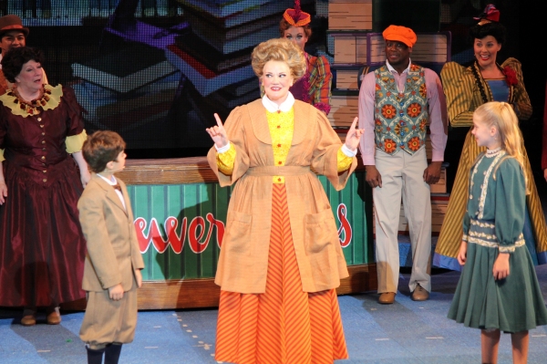 Photos and Video: First Look at Jenny Powers, Rob McClure & More in MARY POPPINS at the MUNY!  Image