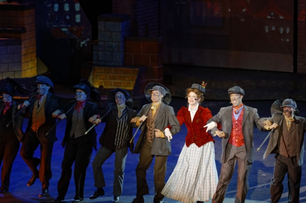 Mindy Smoot Robbins, Jesse Swimm and Cast of Mary Poppins
 Photo