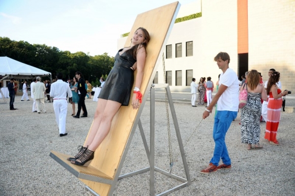 Photo Flash: Alan Cumming, Lady Gaga and More at 2013 Watermill Center Summer Benefit Image