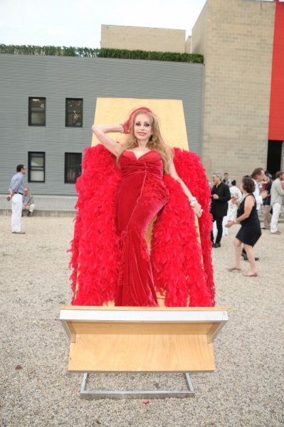 Photo Flash: Alan Cumming, Lady Gaga and More at 2013 Watermill Center Summer Benefit Image