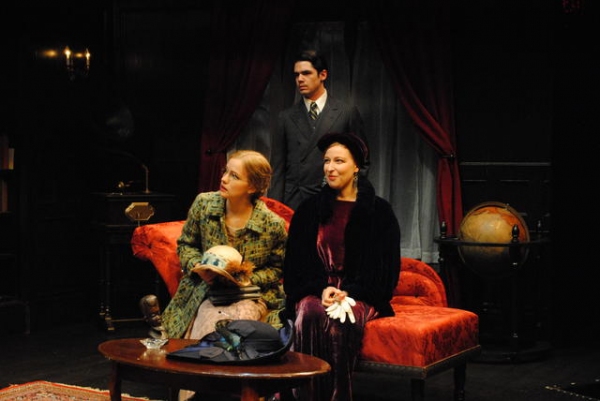Photo Flash: First Look at Berkshire Theatre Group's THE CAT AND THE CANARY Image