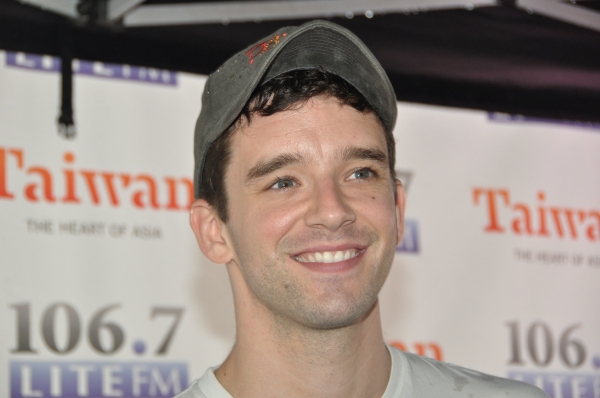 Photo Coverage: KINKY BOOTS, FIRST DATE, BIG FISH & More Visit BROADWAY IN BRYANT PARK!  Image