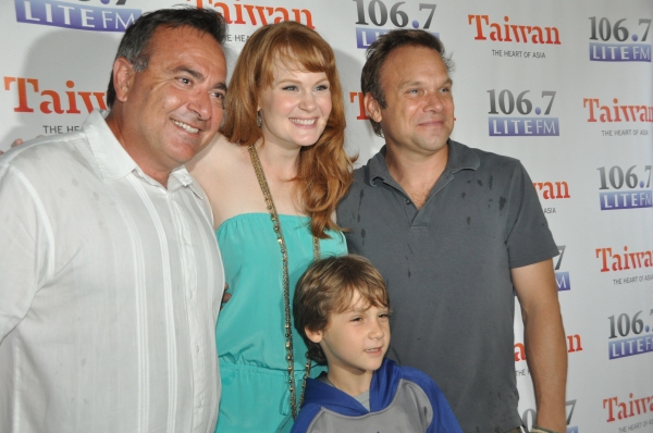 Photo Coverage: KINKY BOOTS, FIRST DATE, BIG FISH & More Visit BROADWAY IN BRYANT PARK! 