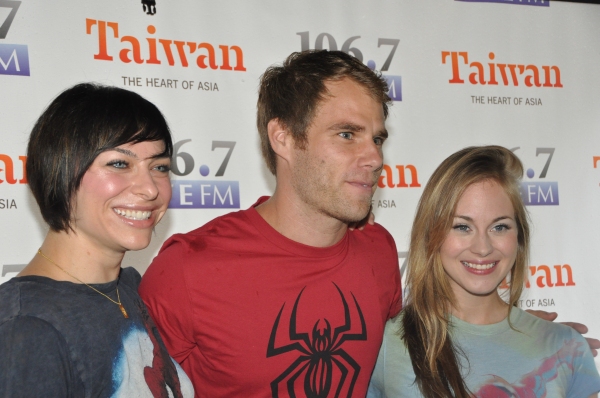 Photo Coverage: KINKY BOOTS, FIRST DATE, BIG FISH & More Visit BROADWAY IN BRYANT PARK! Image