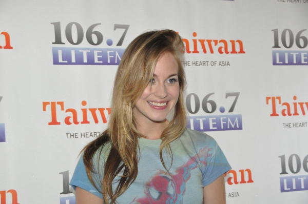 Photo Coverage: KINKY BOOTS, FIRST DATE, BIG FISH & More Visit BROADWAY IN BRYANT PARK!  Image