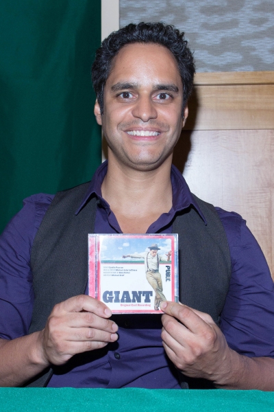Photo Coverage: Kate Baldwin, Brian D'Arcy James & PJ Griffith Sing GIANT at Barnes & Noble! Image