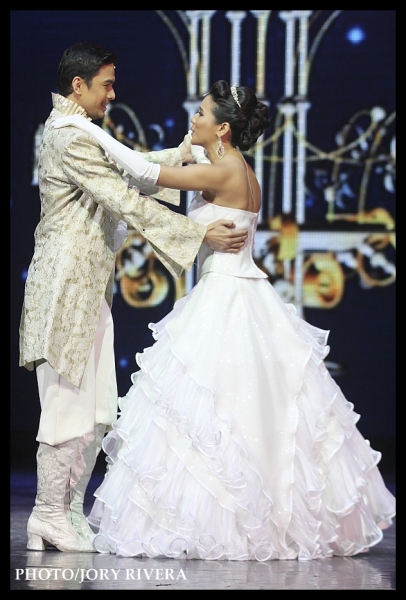 Photo Flash: CINDERELLA Opens Tonight at Resorts World Manila Image