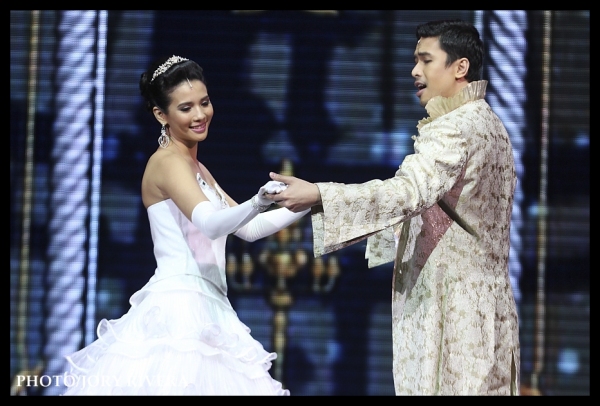 Photo Flash: CINDERELLA Opens Tonight at Resorts World Manila 