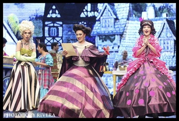 Photo Flash: CINDERELLA Meets the Press; Show Opens 10/9 