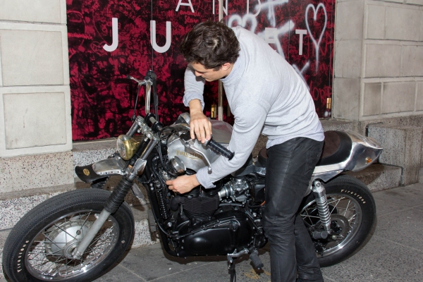 Photo Coverage: ROMEO AND JULIET's Orlando Bloom & Condola Rashad Sign Juliet's Wall at Richard Rodgers Theatre!  Image