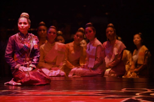 Photo Flash: First Look at Christiane Noll, Paul Nakauchi, Telly Leung and More in THE KING AND I at Music Circus Image