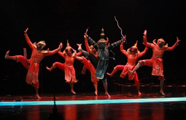 Photo Flash: First Look at Christiane Noll, Paul Nakauchi, Telly Leung and More in THE KING AND I at Music Circus Image