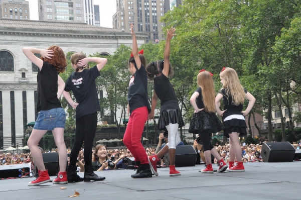 Photo Coverage: WICKED, ANNIE & More Visit BROADWAY IN BRYANT PARK! Image