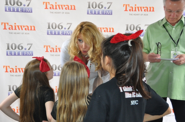 Photo Coverage: WICKED, ANNIE & More Visit BROADWAY IN BRYANT PARK! 