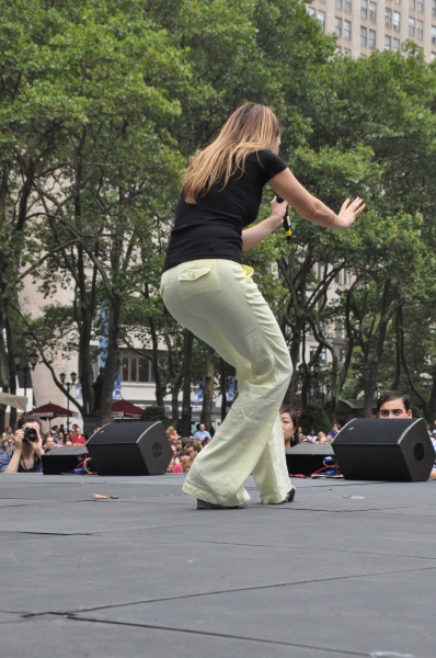 Photo Coverage: WICKED, ANNIE & More Visit BROADWAY IN BRYANT PARK!  Image