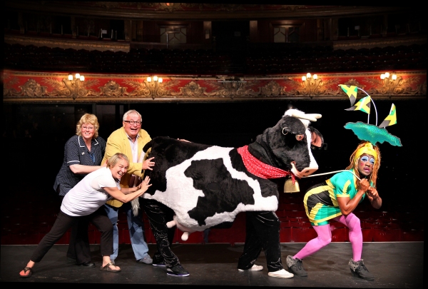 From left Carolyne Barber St Joseph s Hospice Susie McKenna Christopher Biggins Butte Photo