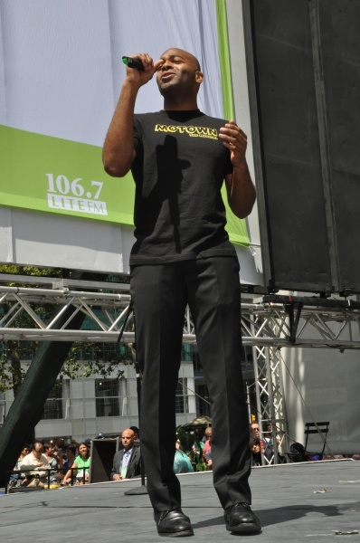 Photo Coverage: ONCE, MOTOWN, MAMMA MIA! & More Visit BROADWAY IN BRYANT PARK!  Image