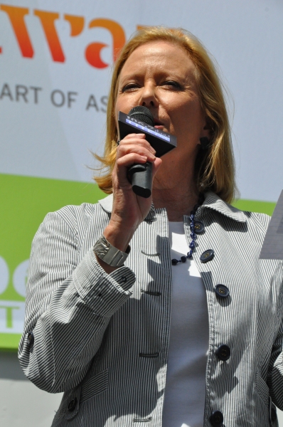 Photo Coverage: ONCE, MOTOWN, MAMMA MIA! & More Visit BROADWAY IN BRYANT PARK!  Image