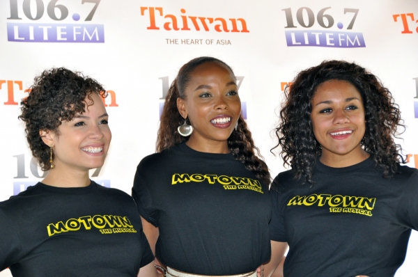 Photo Coverage: ONCE, MOTOWN, MAMMA MIA! & More Visit BROADWAY IN BRYANT PARK!  Image