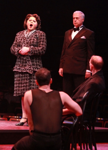 Photo Flash: First Look at Tom Hewitt, Brenda Braxton, Lindsay Roginski and More in CHICAGO at Music Circus Image