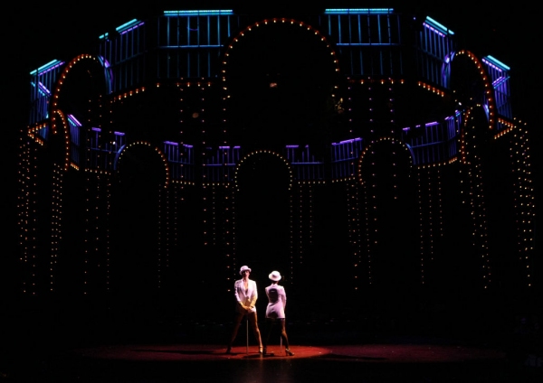 Photo Flash: First Look at Tom Hewitt, Brenda Braxton, Lindsay Roginski and More in CHICAGO at Music Circus Image