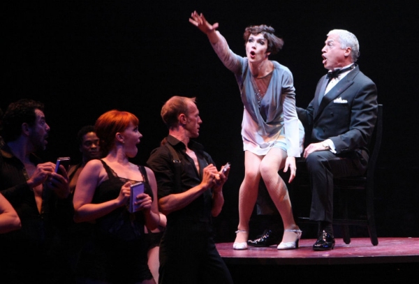 Photo Flash: First Look at Tom Hewitt, Brenda Braxton, Lindsay Roginski and More in CHICAGO at Music Circus Image