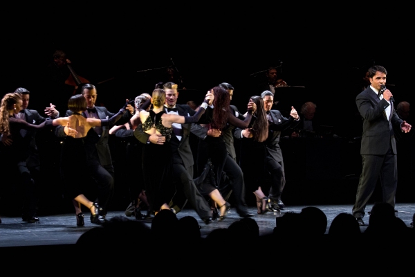 Luis Fonsi and the cast of FOREVER TANGO Photo