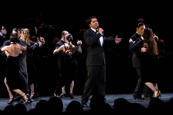 Luis Fonsi and the cast of FOREVER TANGO Photo