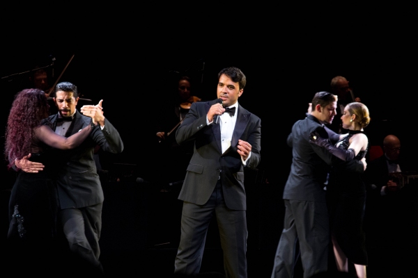 Luis Fonsi and the cast of FOREVER TANGO Photo