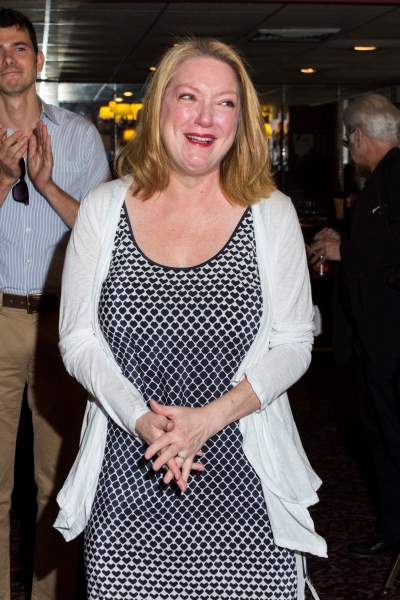 Photo Coverage: Kristine Nielsen Gets Surprise Portrait at Sardi's 