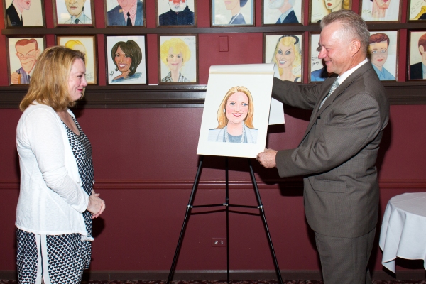 Photo Coverage: Kristine Nielsen Gets Surprise Portrait at Sardi's 