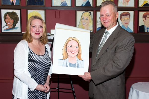 Photo Coverage: Kristine Nielsen Gets Surprise Portrait at Sardi's Image