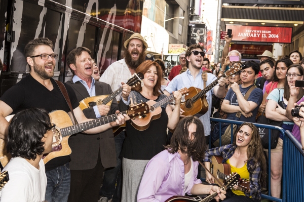 Photo Coverage: ONCE Cast Thanks Fans with Special Outdoor Performance! Image