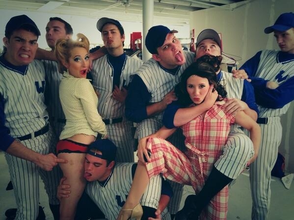 Photo Flash: Saturday Intermission Pics, Aug 24 - It's Hat Day at SOUL DOCTOR, ANYTHING GOES Ends in Toronto and More!  Image