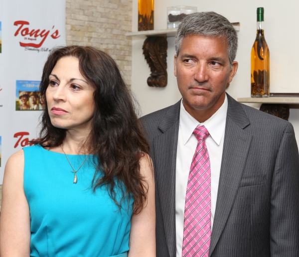Photo Coverage: Cuba Gooding Jr. Unveils Portrait at Tony Di Napoli's Image