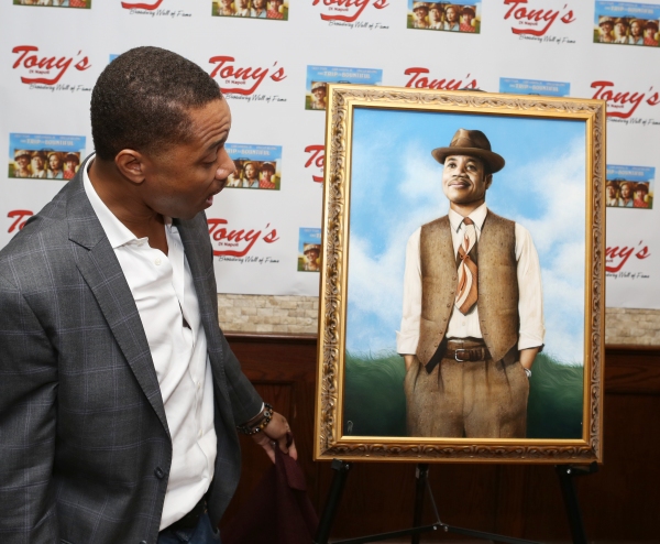Photo Coverage: Cuba Gooding Jr. Unveils Portrait at Tony Di Napoli's Image