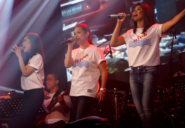 Rachelle Ann Go, Lea Salonga, Sarah Geronimo sing ''I Believe I Can Fly.'' Photo