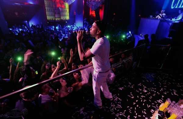 Photo Flash: Ginuwine Performs at Chateau Nightclub & Gardens, 8/31 Image
