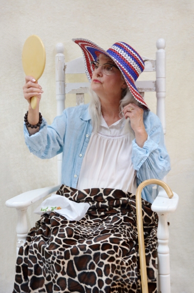 Photo Flash: First Look at Kelly Boucher & Carolyn Kirsch in Newington Mainstage's GREY GARDENS Image