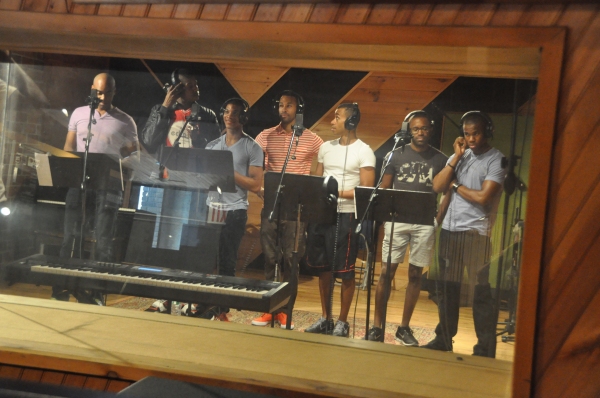 Exclusive Photo Coverage: Cast of THE LION KING Sings Carols For A Cure Image