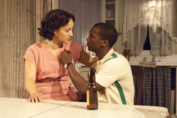 Photo Flash: First Look at TimeLine Theatre's A RAISIN IN THE SUN 