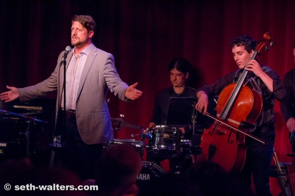 Photo Flash: Christopher Sieber Makes Birdland Debut! 