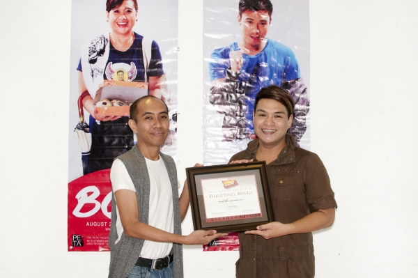 Photo Coverage: Eugene Domingo, Edgar Allan Guzman Accept BWW Awards Image