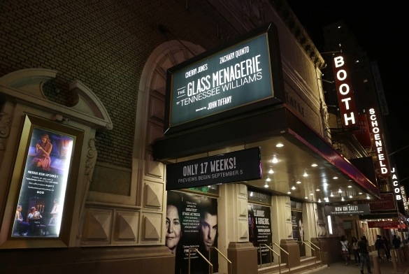 THE GLASS MENAGERIE- Booth Theatre. Photo Credit: Walter McBride Photo