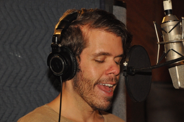 Exclusive Photo Coverage: Perez Hilton Reveals His Holiday Dishlist for Carols For A Cure Image