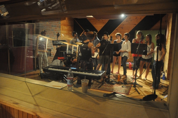 Exclusive Photo Coverage: MAMMA MIA! Cast Rejoices for Carols for a Cure!  Image